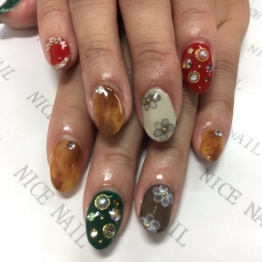 [ネイルカタログ] ネイルサロン ナイスネイル神戸三宮店の人気ネイルデザインを更新しました！