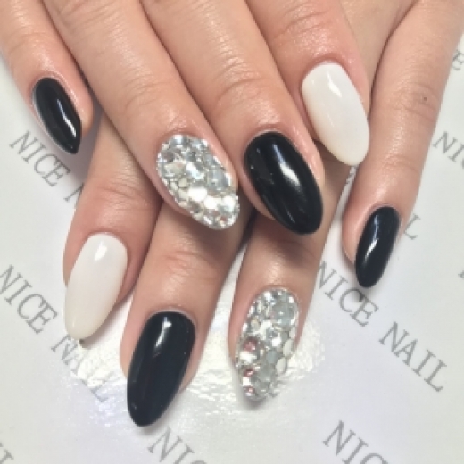 [ネイルカタログ] ネイルサロン ナイスネイル枚方店の人気ネイルデザインを更新しました！