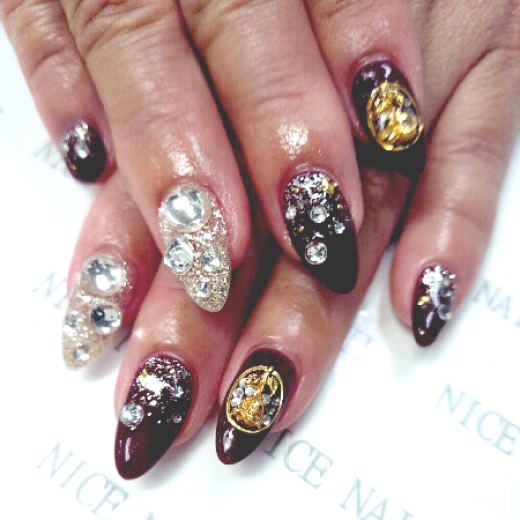 2018/11/16[ネイルカタログ] ネイルサロン ナイスネイル高槻店の人気ネイルデザインを更新しました！