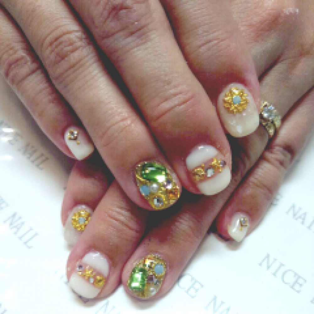 [ネイルカタログ] ネイルサロン ナイスネイルの人気ネイルデザインを更新しました！